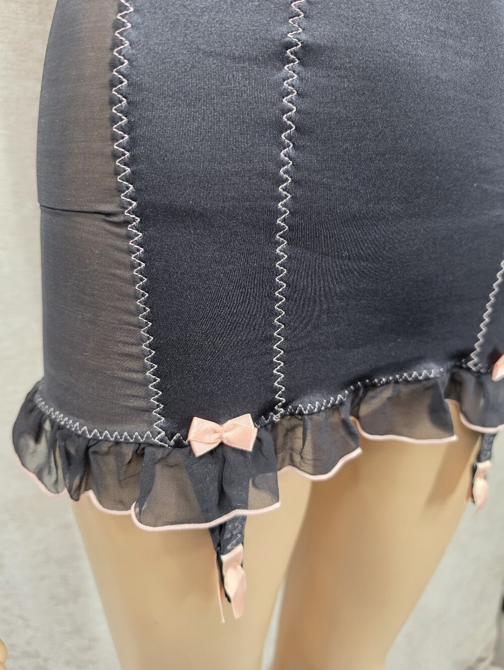 Y2K Victoria's Secret Black Satin Slip Chemise with Pink Bow Garters Corset - Picture 3 of 13
